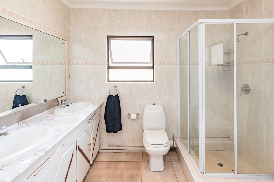 5 Bedroom Property for Sale in Club Milos Estate Free State
